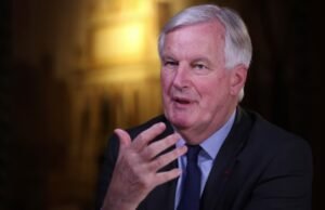 Siapa PM baharu Perancis pilihan Macron?