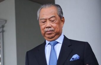 Menang sorak, ‘kampung’ sendiri tergadai ke Muhyiddin?
