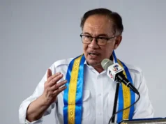 Govt blind to race and religion when dispensing aid, says Anwar