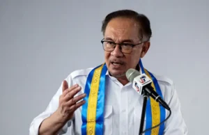 Govt blind to race and religion when dispensing aid, says Anwar